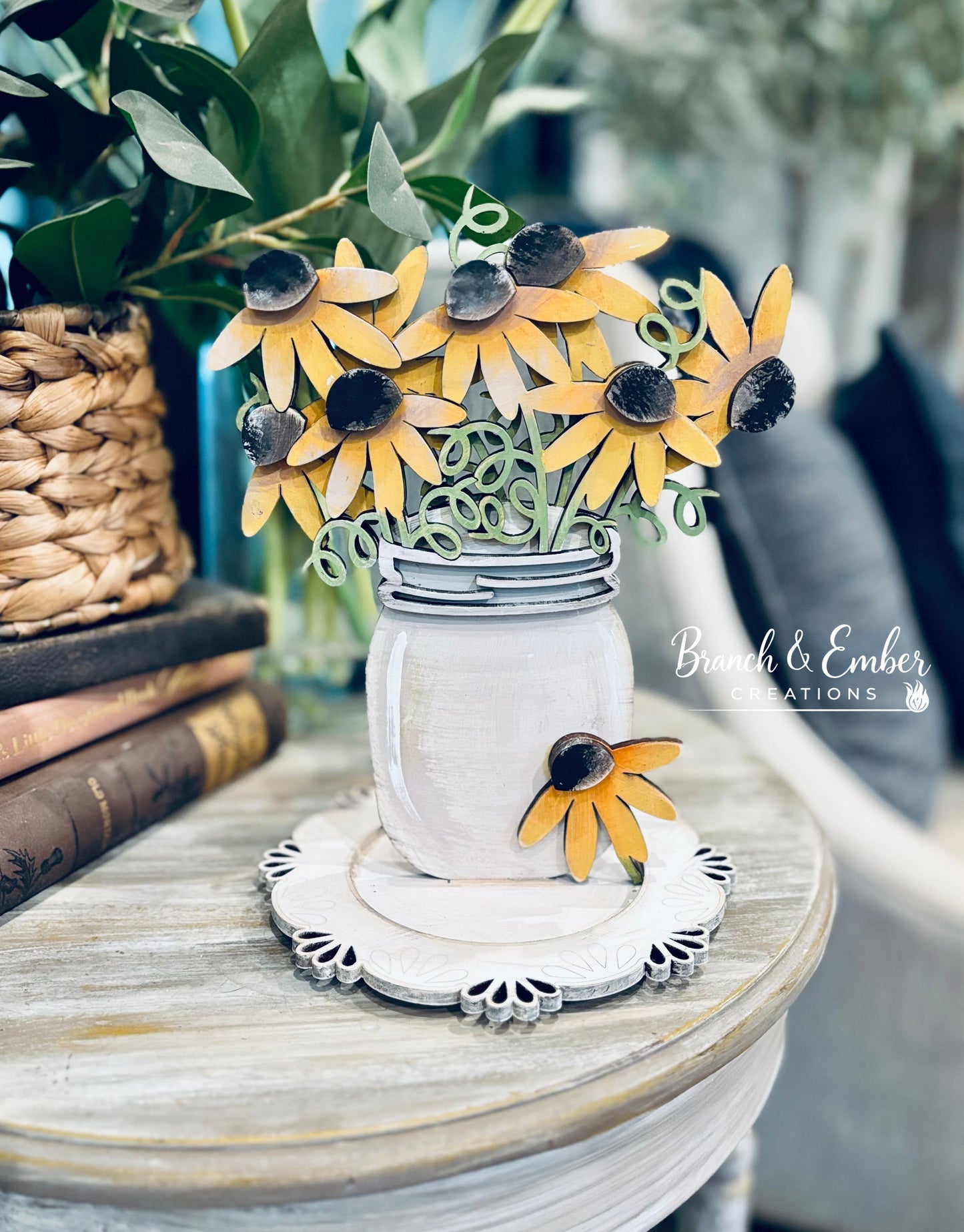 Daisy Mason Jar Arrangement