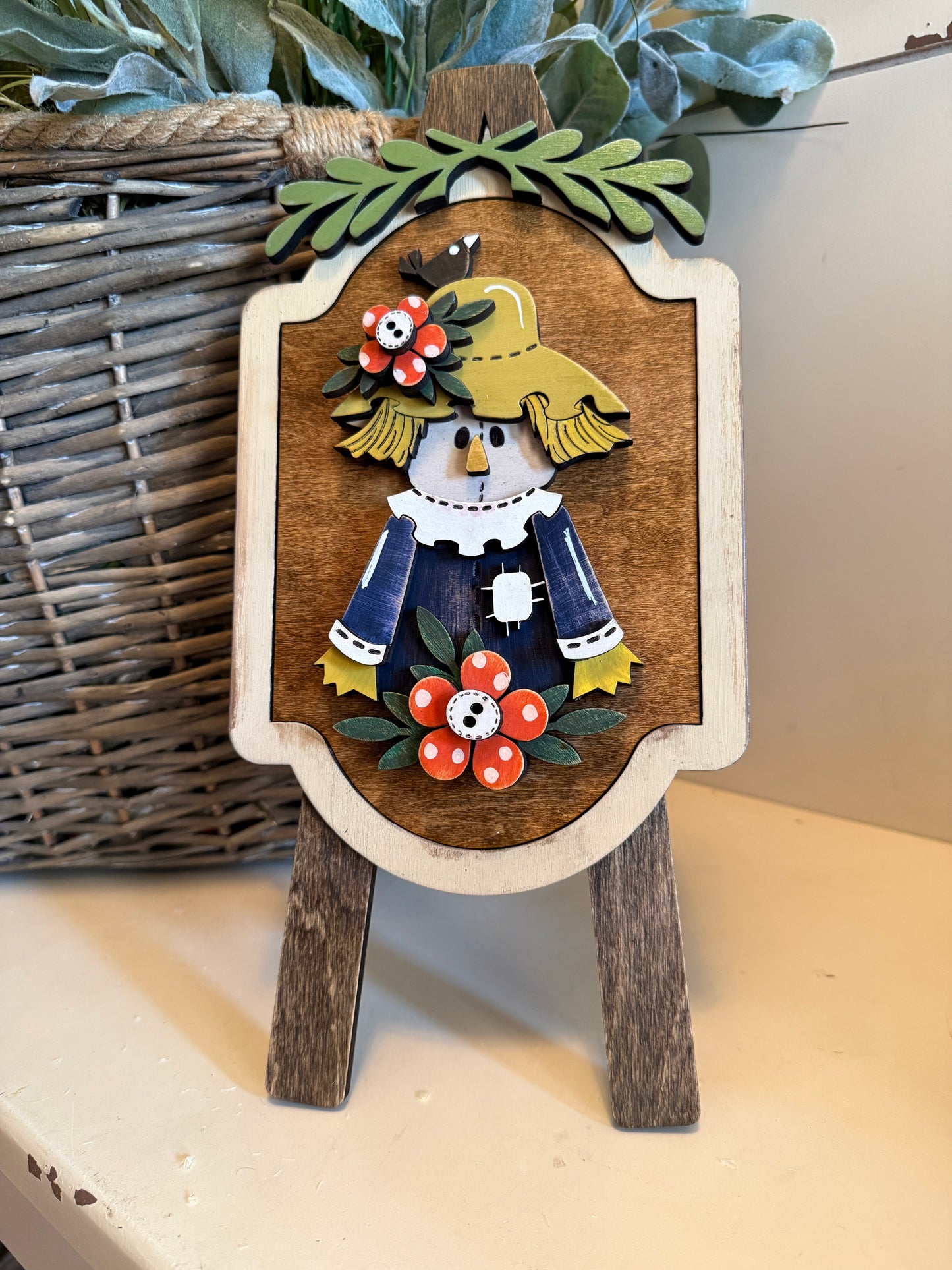 Scarecrow – Interchangeable Seasonal Decor Insert